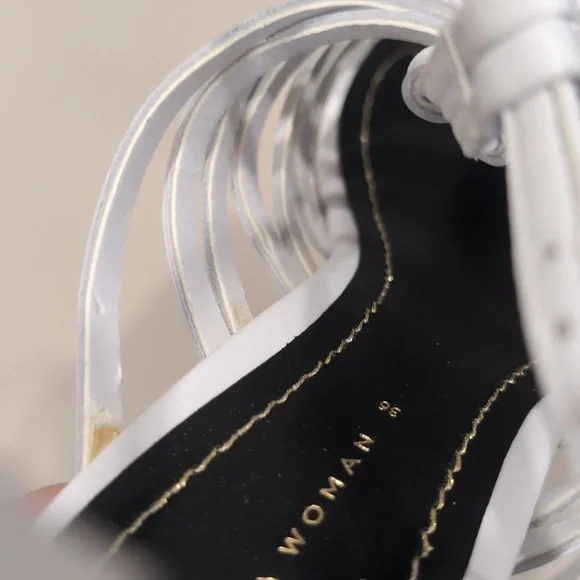 NWT Strappy heels - Picture 12 of 14